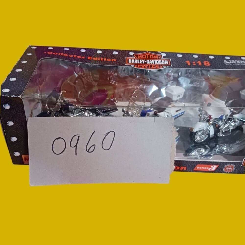 Harley-Davidson Collector Edition 1:18 Scale Police Motorcycles Maisto Series 3 - Picture 10 of 12